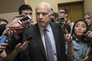 Senator McCain sagde forleden, at det var »fuldstændigt uacceptabelt«, at Trump-styret ikke offentligt har gjort rede for, hvordan det vil gennemføre sin Afghanistan-strategi. Arkivfoto: J. Scott Applewhite/AP