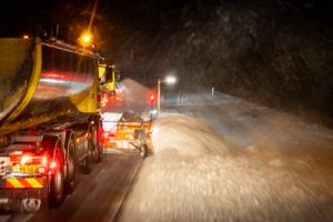 Sneen har forårsaget glat føre flere steder i landet. Det har ført til flere små trafikuheld rundt omkring.