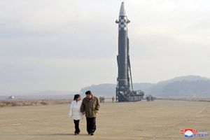Nordkorea er fuldt ud en atommagt, siger leder og lader forstå, at han vil svare igen på atomangreb.