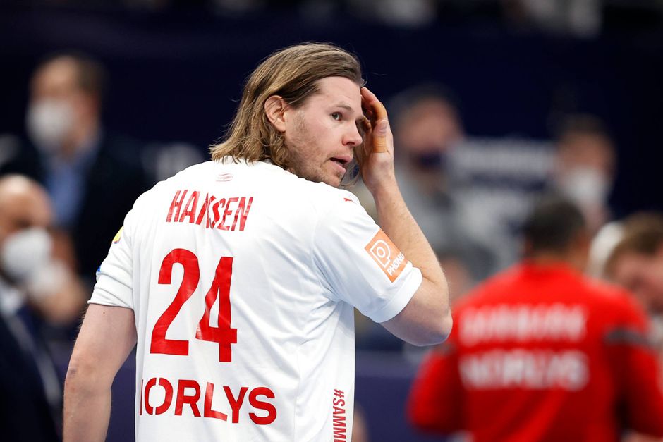 Halvanden uge efter VM-triumfen er 35-årige Mikkel Hansen blevet sygemeldt med symptomer på stress, meddeler hans klub Aalborg Håndbold.   