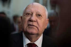 Internationalt satte Mikhail Gorbatjov fart i afspændingen med Vesten gennem en række store nedrustningsaftaler med USA. Foto: Alexander Zemlianichenko/AP