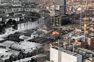 I dag går turen i datid til "Kødbyen" og "Kalkværksgrunden" og kommer hjem i den nutid, der er under opførelse.