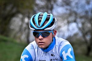 Mads Würtz Schmidt har været hårdt ramt af et styrt tidligere på ugen, og fredag er han stået af cyklen. 