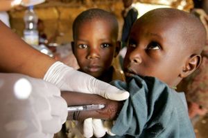 Restriktioner var sidste år skyld i, at millioner af børn gik glip af basale vacciner mod børnesygdomme. 