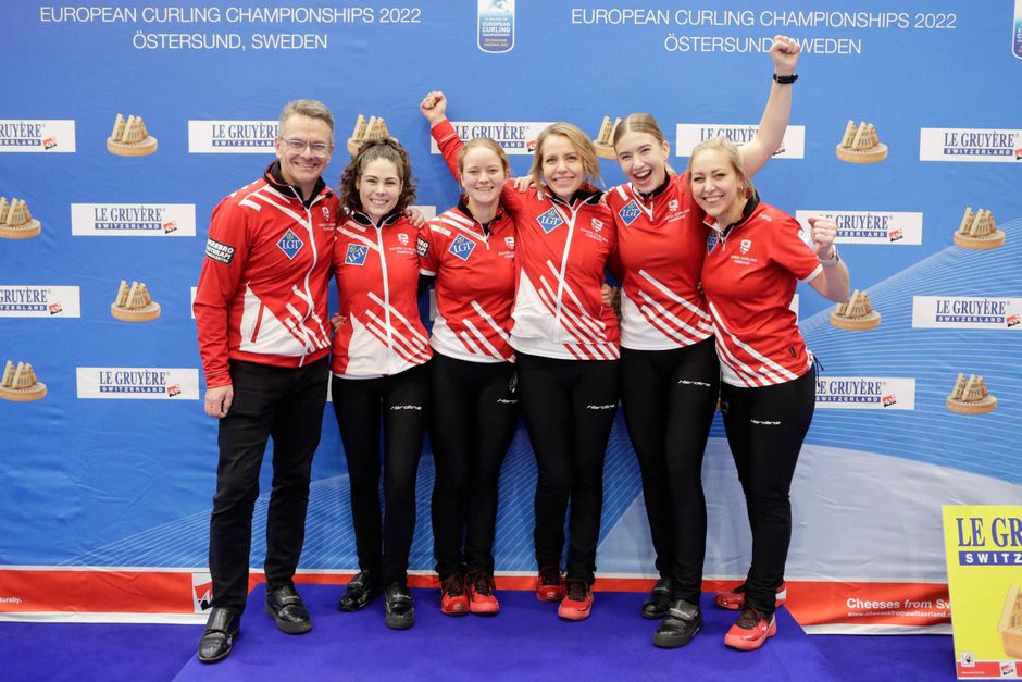 20 år efter debuten på det danske curlinglandshold har Madeleine Dupont fået sin første guldmedalje.