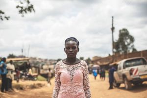 Faridah Nalumansi er opvokset i en af Ugandas mest kriminelle byer. Her skal du bruge en mand for at overleve. Det vil hun ændre.