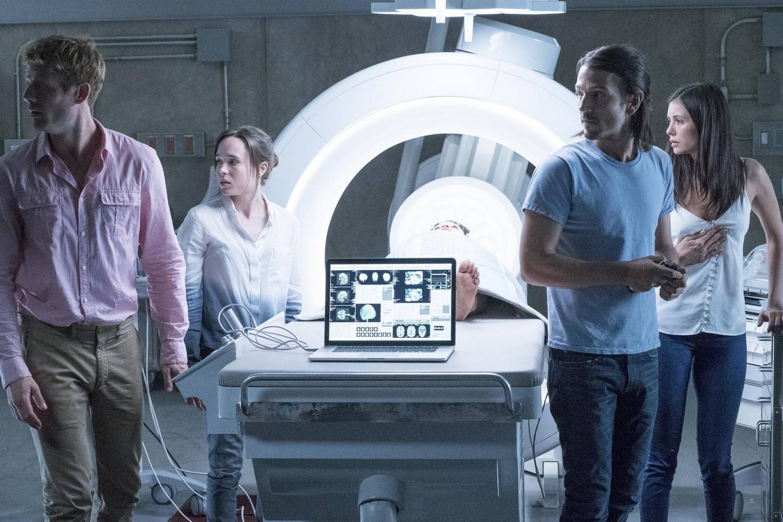 Filmen ”Flatliners” af Niels Arden Oplev aner ikke, hvilket ben den skal stå på. Foto: UIP