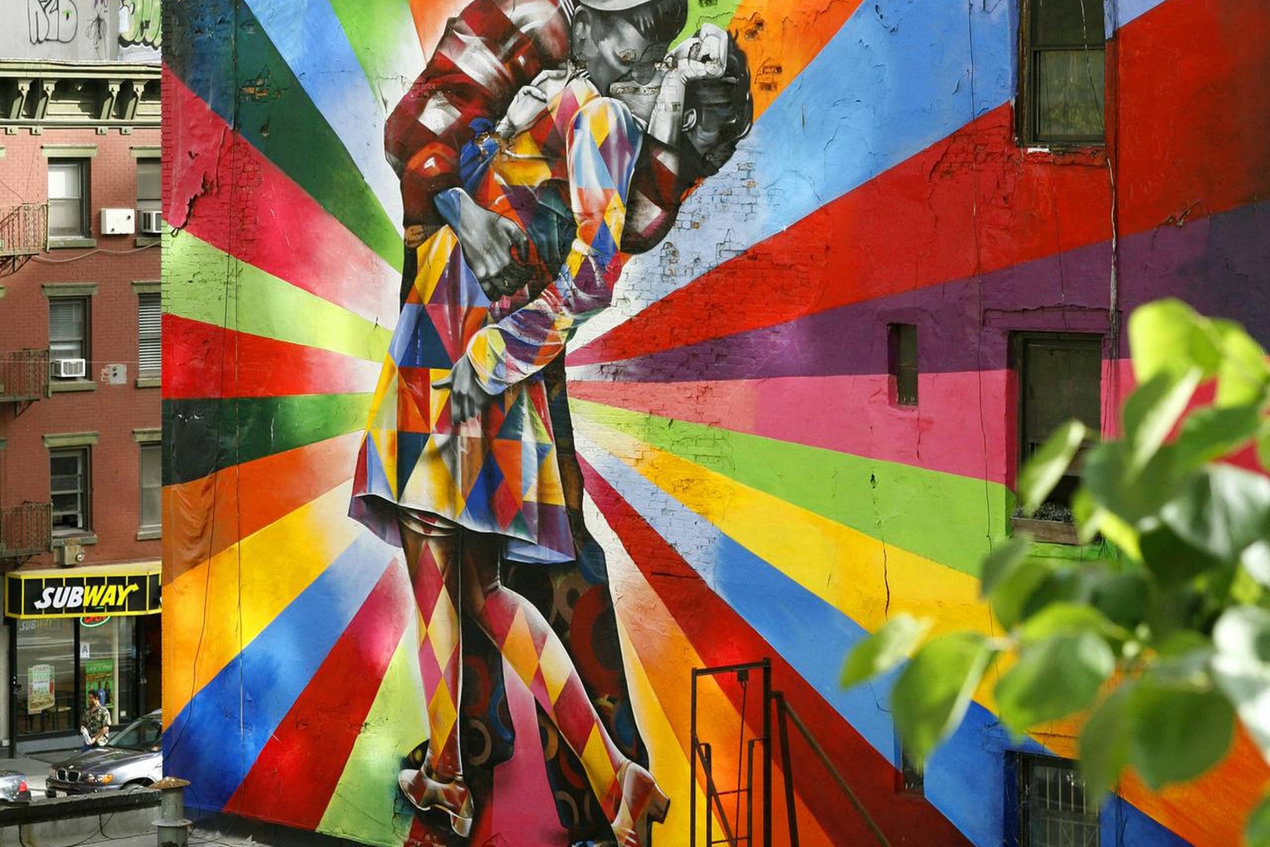 Der er masser af kunst i det offentlige rum, og man kan se en del fra den gamle højbane i Chelsea. Foto: Birgitta Lund