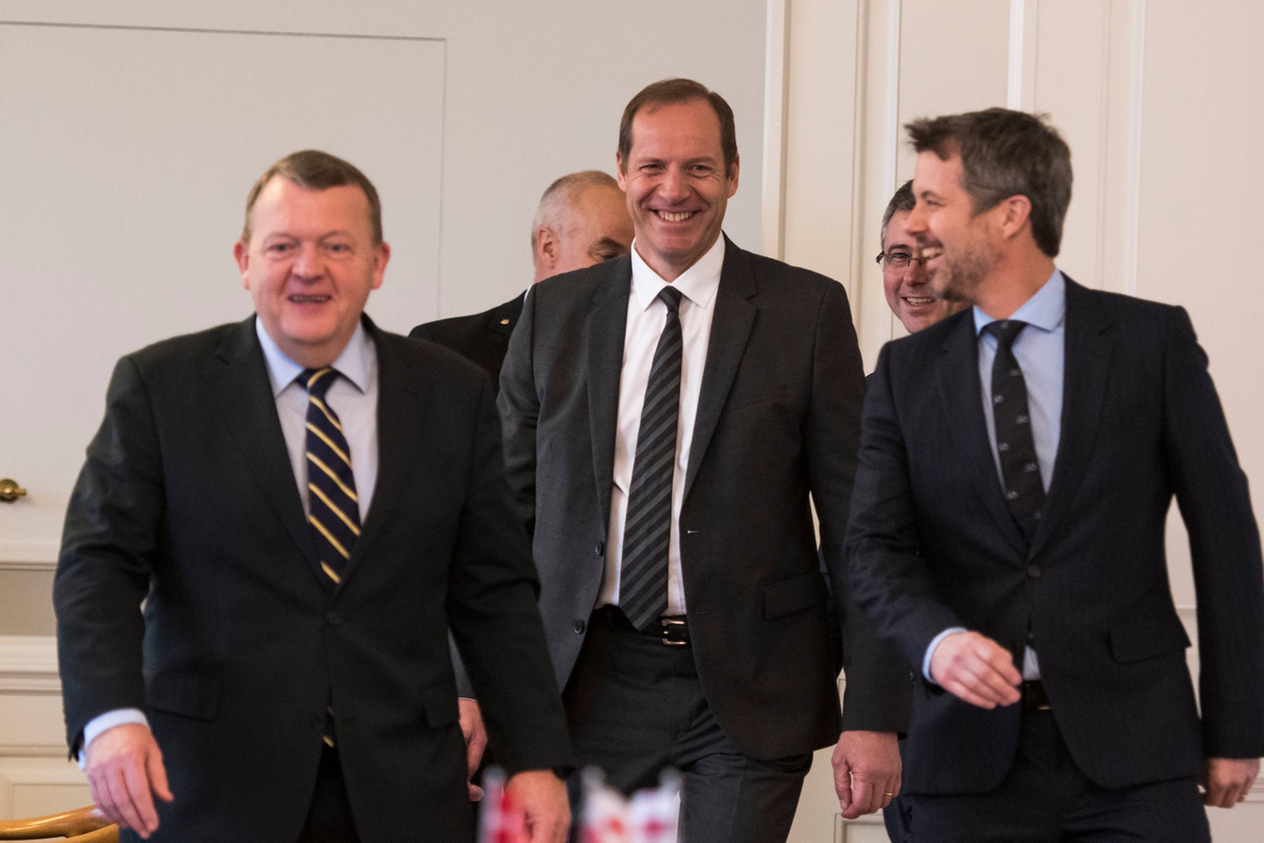 Lars Løkke Rasmussen (tv.) og kronprins Frederik (th.) holdt i dag møde med direktør for Tour de France-arrangøren ASO, Christian Prudhomme )i midten). Foto: Jonas Olufson