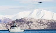 Både til lands, til vands og i luften skal Danmarks tilstedeværelse i og overvågning af det arktiske område styrkes frem mod 2023. Foto: Gregers Tycho