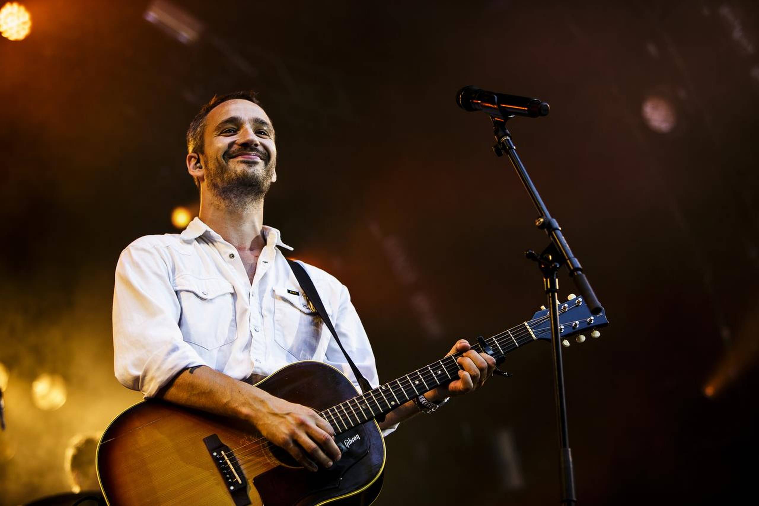 Rasmus Walter har givet ca. 100 koncerter årligt, og siden sin medvirken i TV 2’s ”Toppen af poppen” har han mærket endnu større opbakning på festivaler og spillesteder. Her ses han på Smukfest 2015 i Skanderborg. Arkivfoto: Anders Rye Skjold jensen