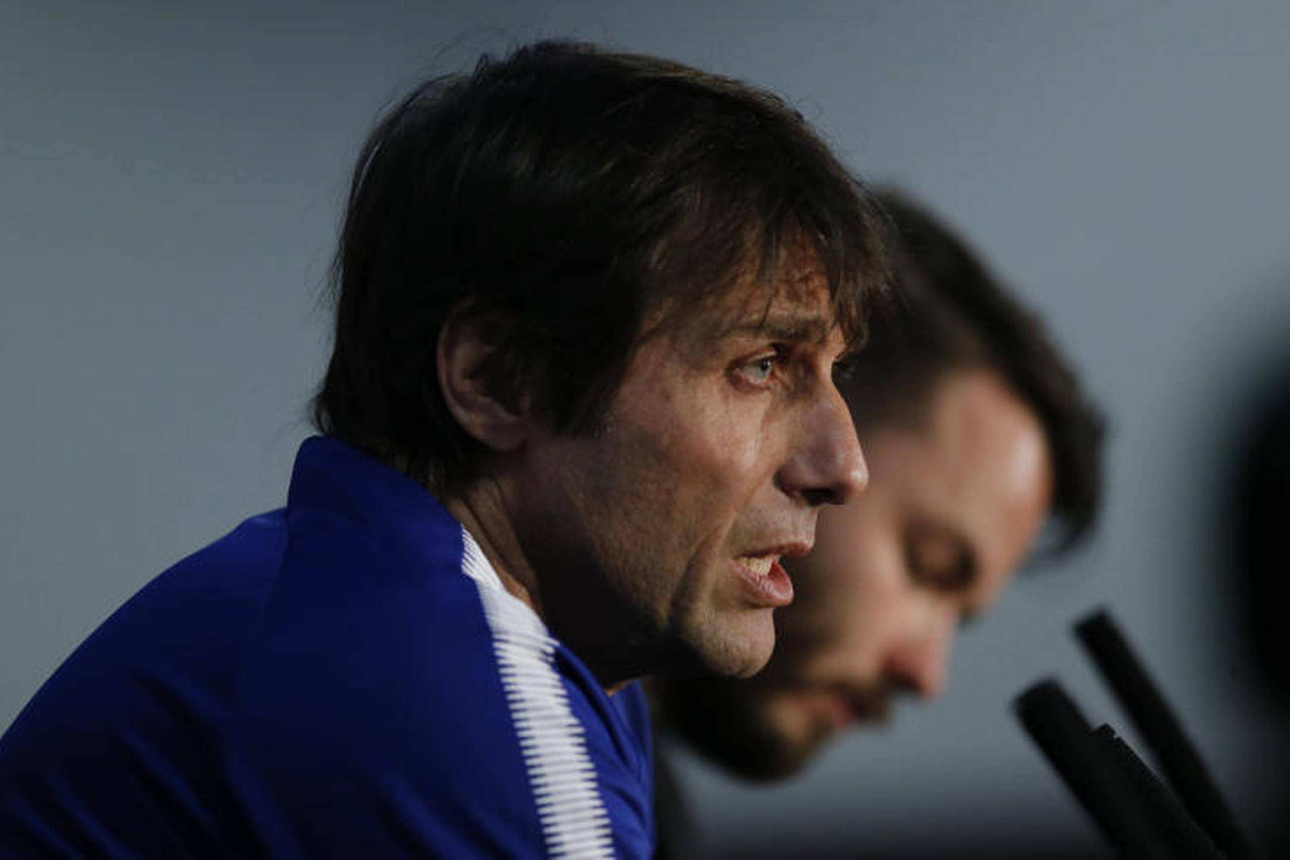 Når Antonio Conte tirsdag tager imod Barcelona på Stamford Bridge i Champions Leagues ottendedelsfinale, er det ikke med et Chelsea-hold, han selv føler, han har været med til at forme i forhold til spillerhandler. Foto: AP/Alanstair Grant 