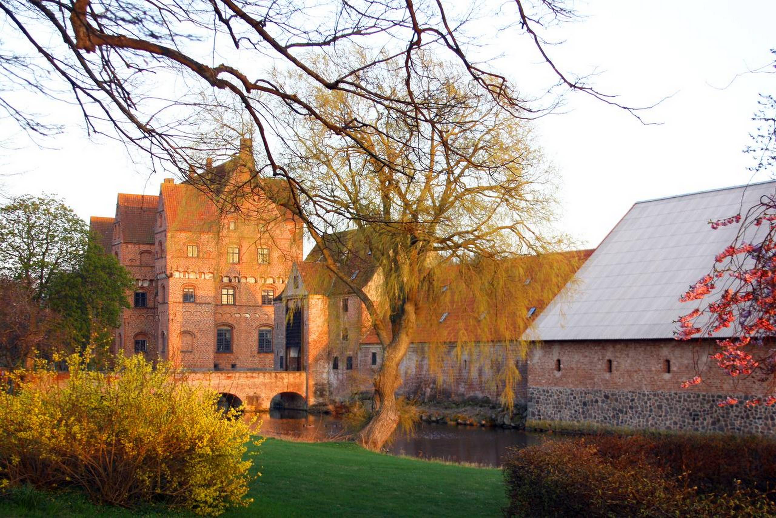 Borreby Gods er både en flot herregård i smukke omgivelser og et populært teater med plads til 450 gæster. Foto: Borreby Gods.