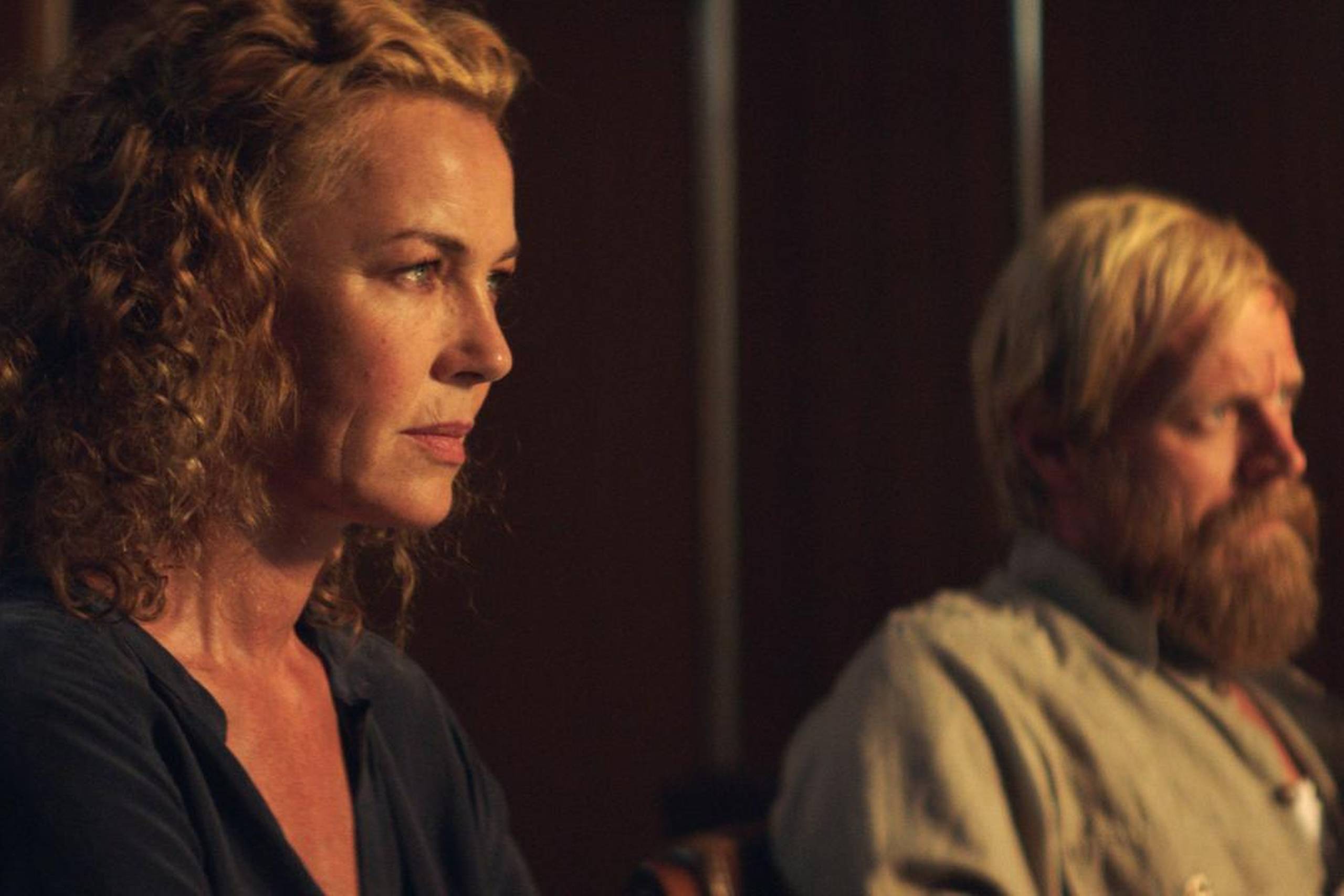 Marcus er slået ud efter ulykken og uden arbejde, men Christian er vendt tilbage og har planer for deres fælles fremtid. På farmen finder Kirsten endelig mening med livet, det er dog ikke uden konsekvenser for forholdet til Leon. Katrina presses på økonomien og TanScans overlevelse efter ulykken. Niels træder til, men der er hemmeligheder han ikke kender til. Kan godhed redde Katrina og TanScan i et land, hvor der ikke er plads til idealisme? Medvirkende: Connie Nielsen, Carsten Bjørnlund, Sofie Gråbøl, Charlie Karumi, Anton Hjejle. Type 1 - DR har alle ophavsrettigheder til billederne i denne kategori. Må bruges til omtale af DR. Aske Alexander Fos