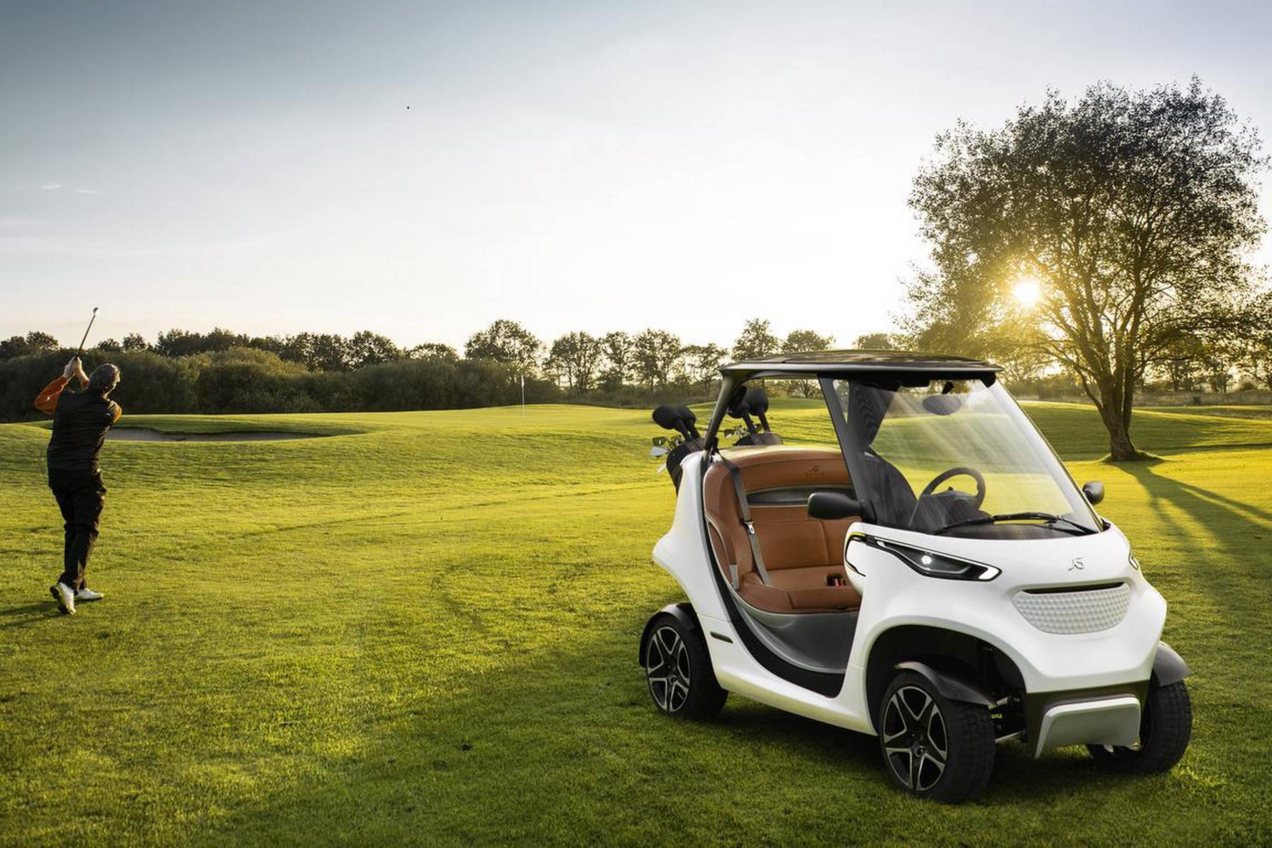 Den nye eksklusive golfbil, der er udviklet sammen med Mercedes, har næsten samme egenskaber som en rigtig elbil. Foto: Garia