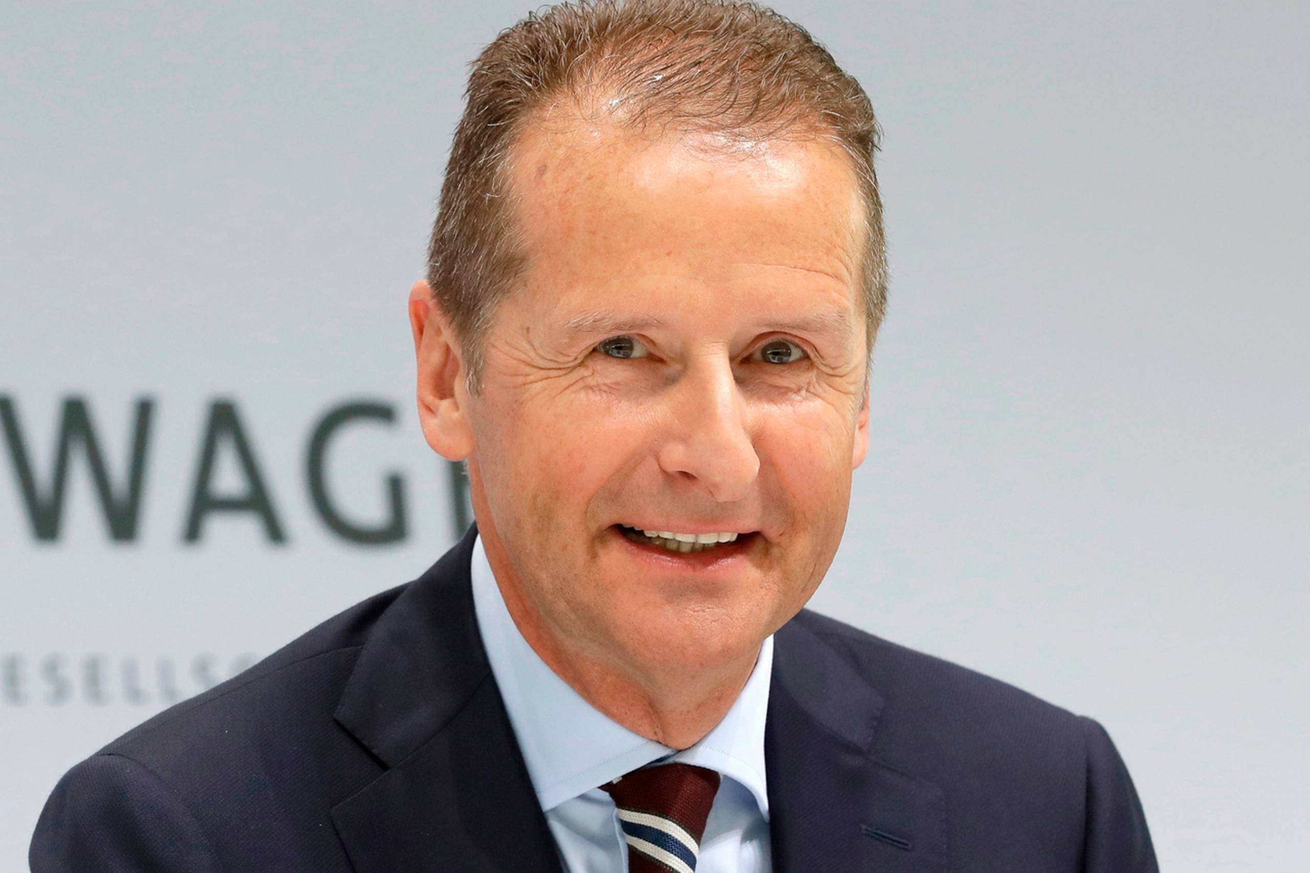 Matthias Müller stopper som CEO, og han afløses af den hidtidige markedsdirektør, Herbert Diess. Foto: Michael Sohn/AP