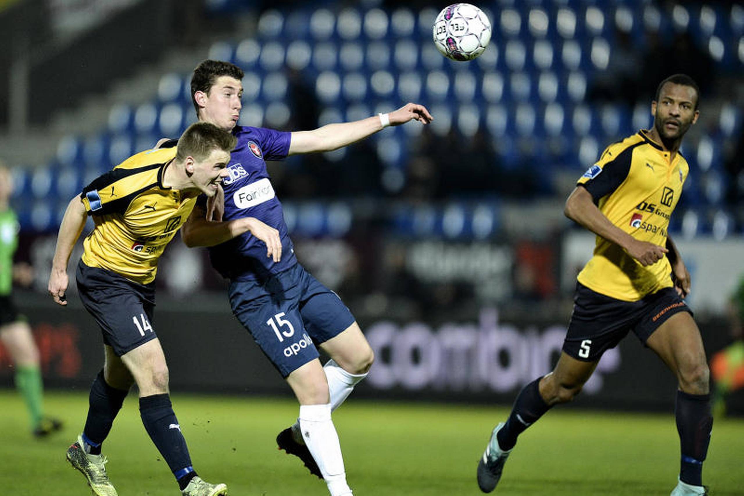 Bozhidar Kraev (i midten) lavede to mål for FC Midtjylland, der er videre i pokalen. Foto: Ritzau Scanpix/Ernst van Norde