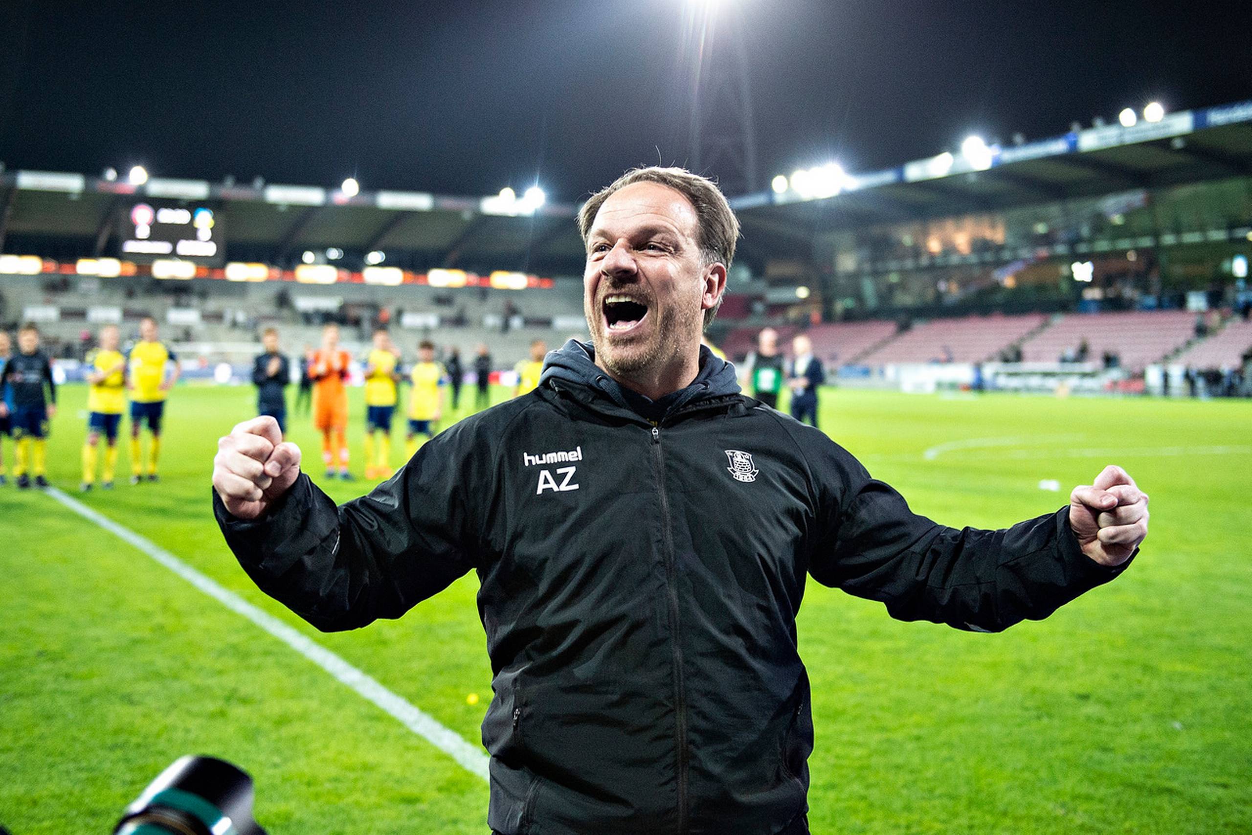 Brøndbys cheftræner Alexander Zorniger jubler efter sejren mod FC Midtjylland. Foto: Ritzau Scanpix/Henning Bagger