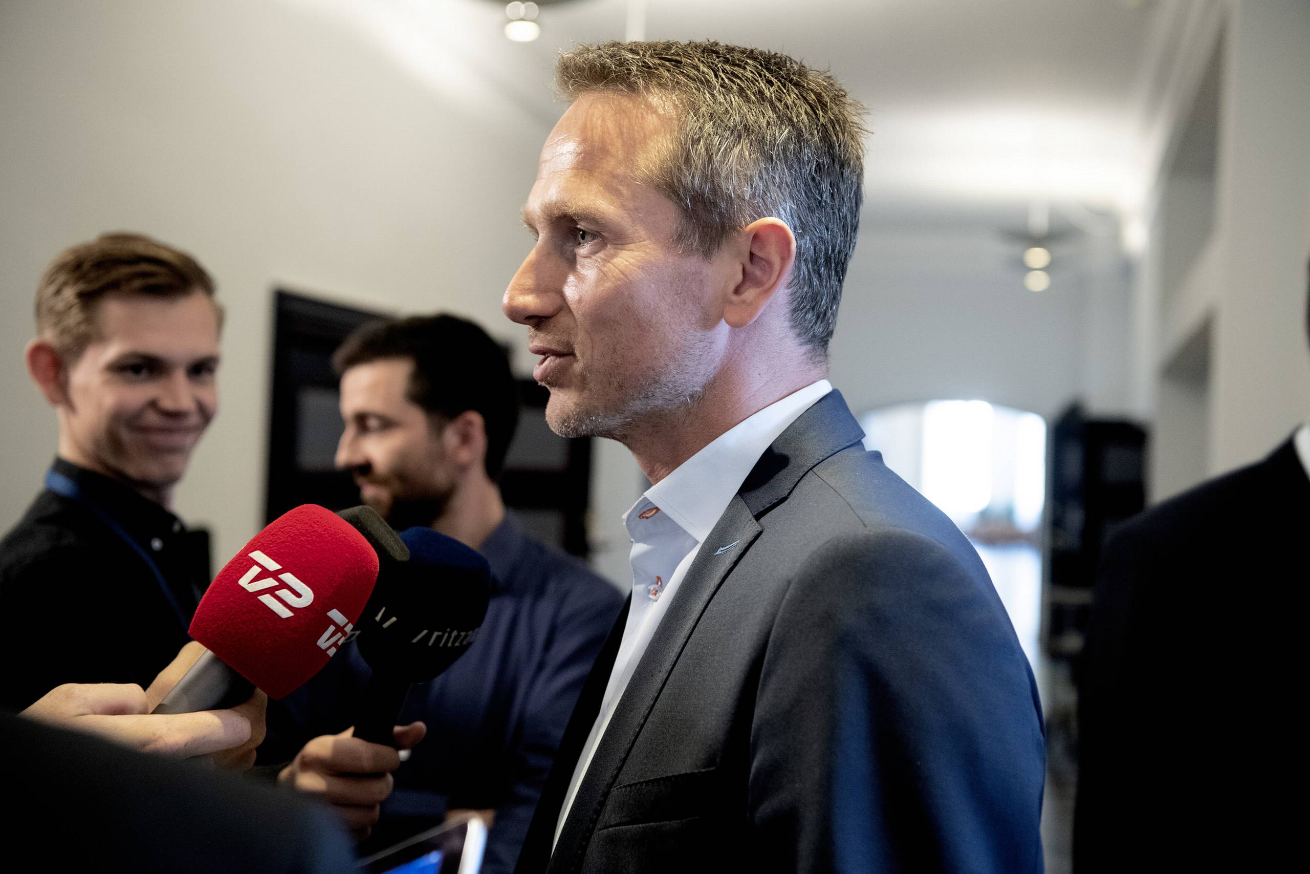 Socialdemokratiet og Dansk Folkeparti danner tirsdag fælles front og går igen imod regeringen, som for en måned siden fremlagde sit energiudspil. Partierne vil ikke tage pengene fra råderummet. Foto: Nils Meilvang