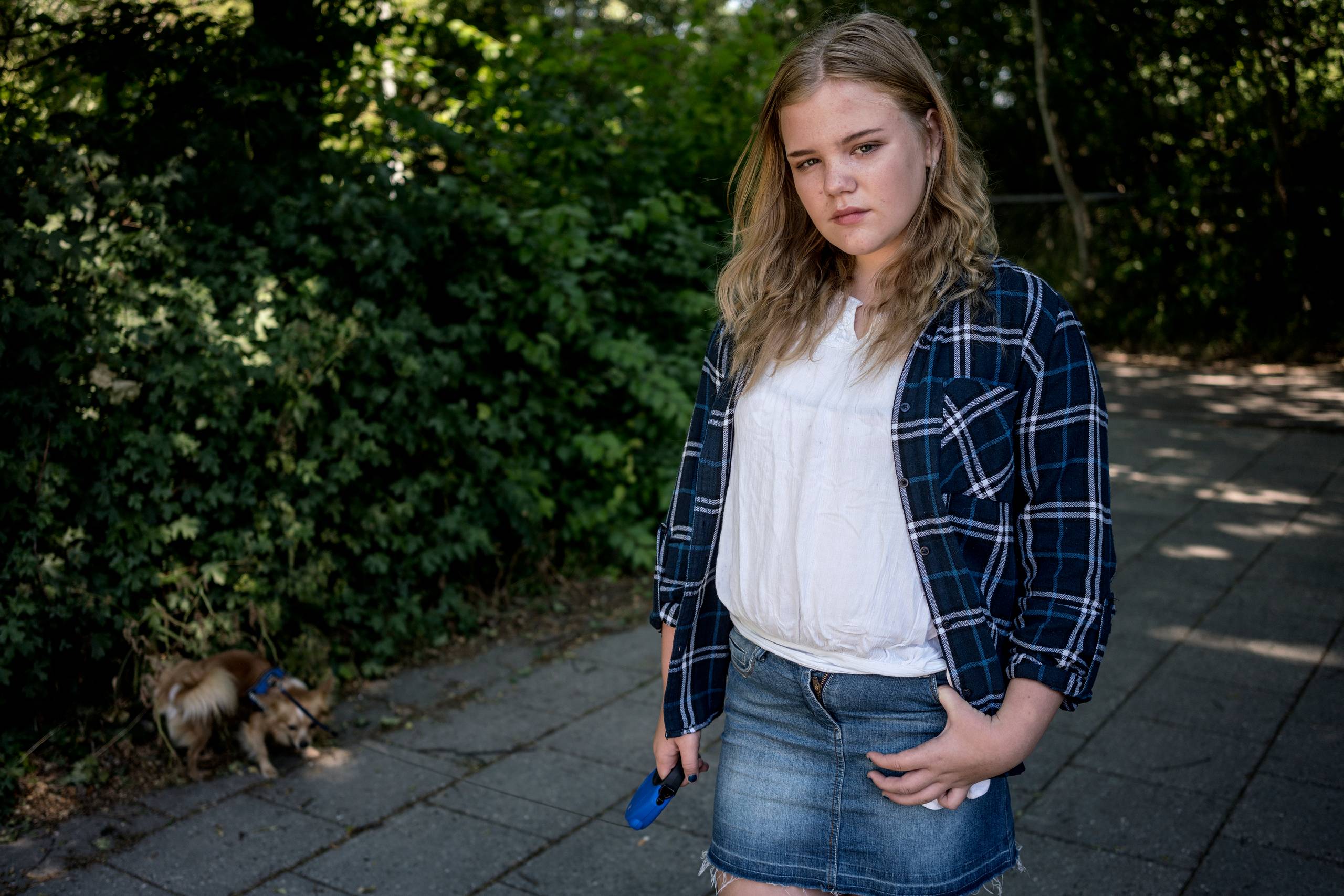 Kristine Kaas på 13 år har haft gavn af at være i behandling efter Holbækmodellen, hun var overvægtig og har tabt sig.
Hun spiller nu håndbold 3 gange om ugen, som har givet hende veninder og selvtillid. Men om det er Holbækmodellen, som har gjort forskelle, kan man ifølge forskere ikke sige. Foto: Bidstrup Stine
