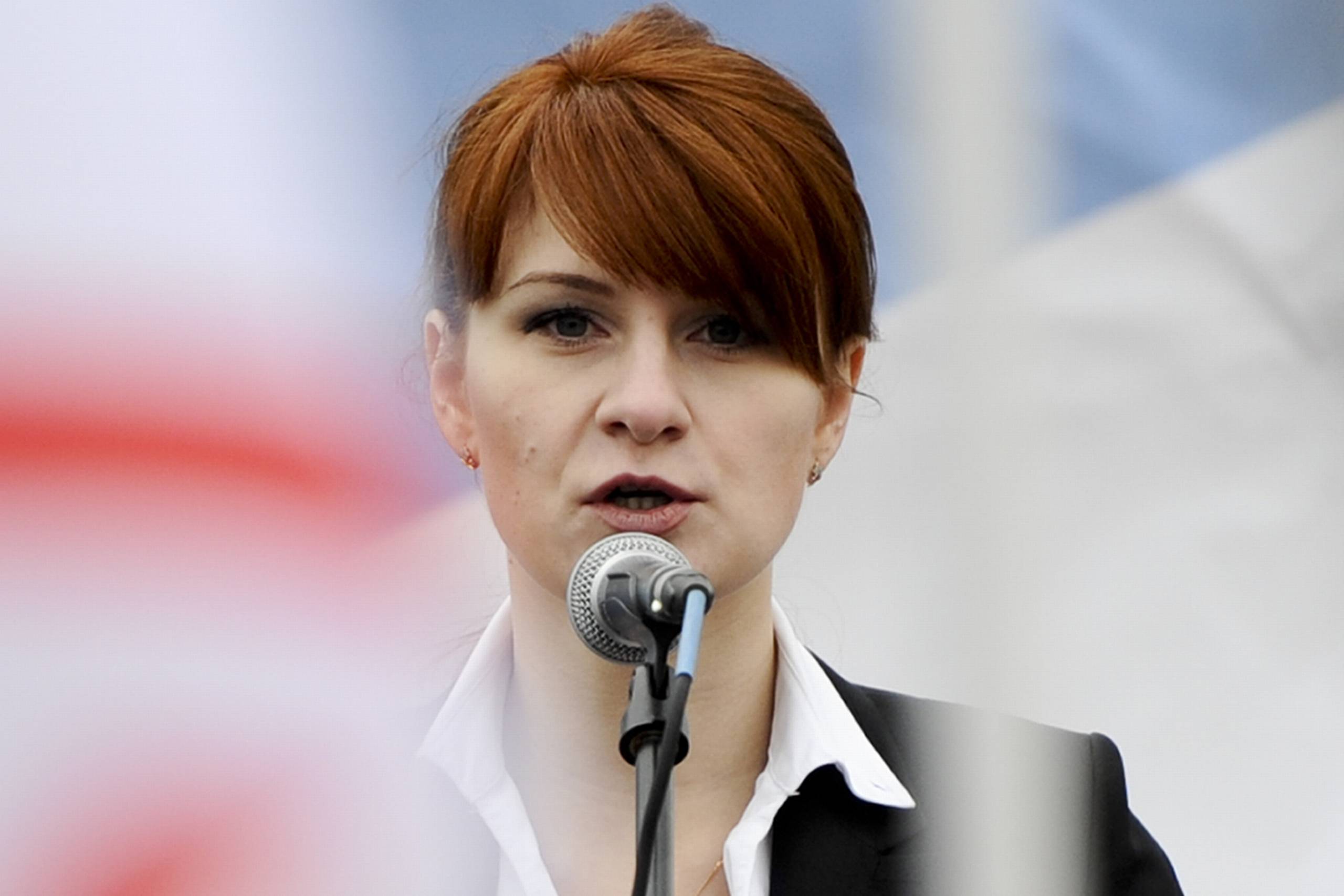 Maria Butina på et billede fra 2013, hvor hun taler ved at rally om at legalisere retten til at bære håndvåben i Moskva. Foto. AP 