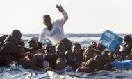 FN frygter, at den usikre situation i Libyen og de gunstige vejrforhold vil få flere flygtninge og migranter til at tage den farlige vej over Middelhavet til Europa. Arkivfoto: Laurin Schmid/SOS Mediterranee via AP