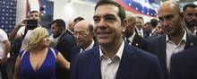 - Vi er besluttet på, at vi overholder det, vi har aftalt med kreditorerne, siger Tsipras ifølge nyhedsbureauet dpa. Foto: Giannis Papanikos/AP