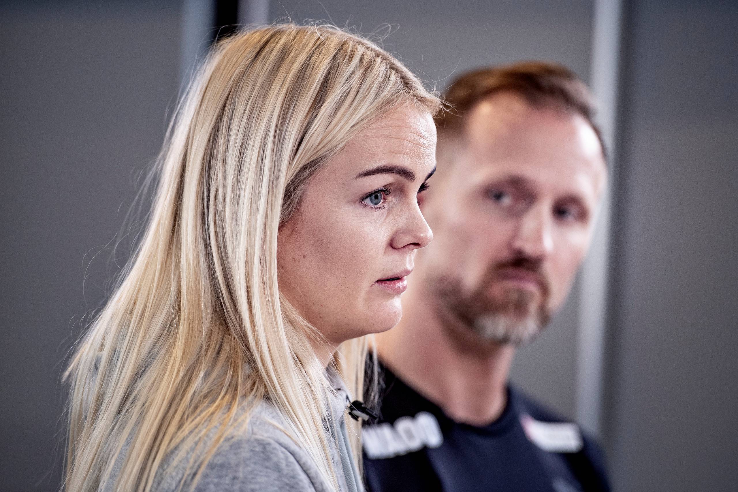 Liselotte Sabroe 
    Stine Jørgensen og landstræner Klavs Bruun Jørgensen