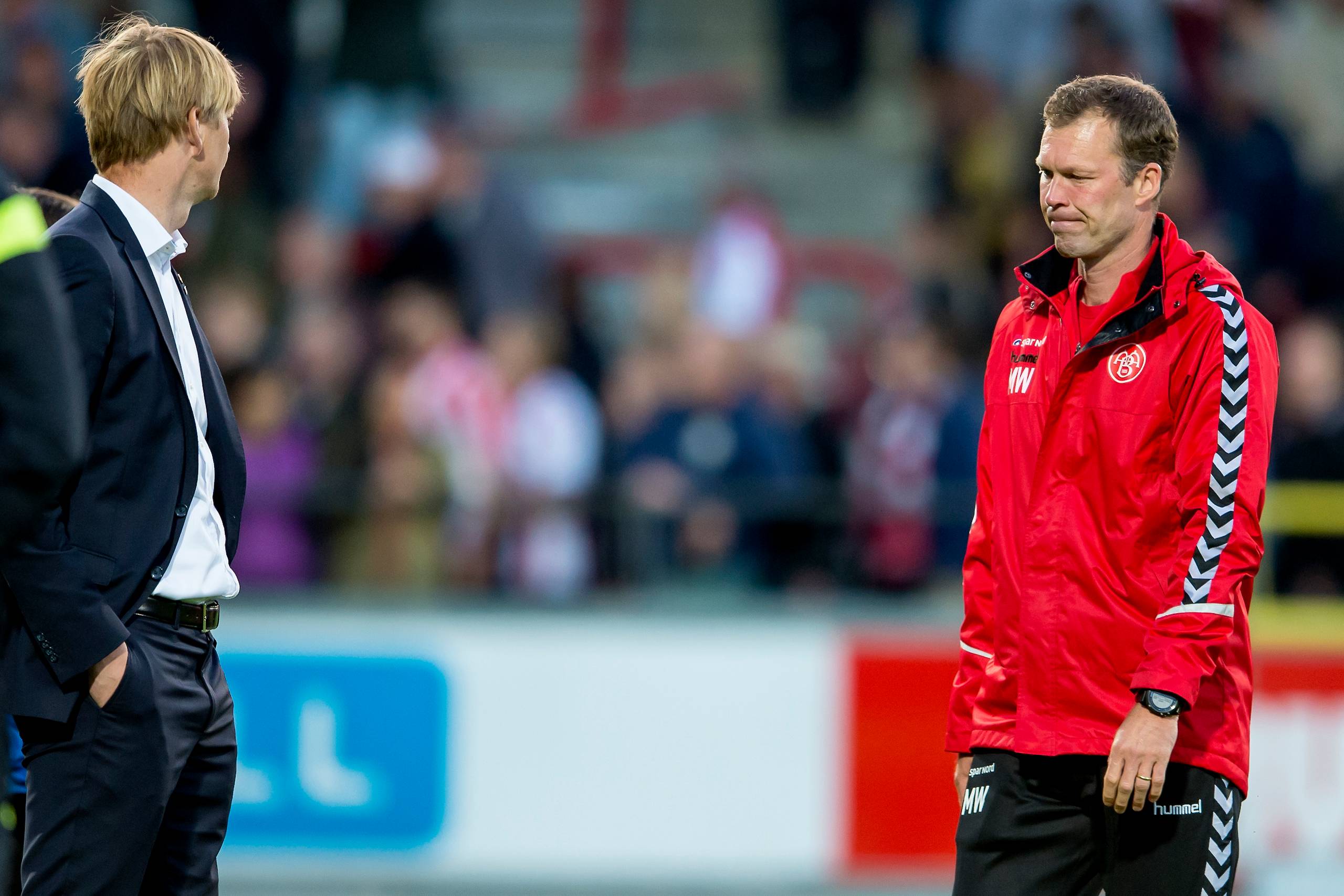 Morten Wieghorst (th.) hentede i gennemsnit 1,2 point i sine 66 kampe som AaB-træner. Mandag blev han fyret af klubbens sportsdirektør, Allan Gaarde (tv.). Foto: René Schütze