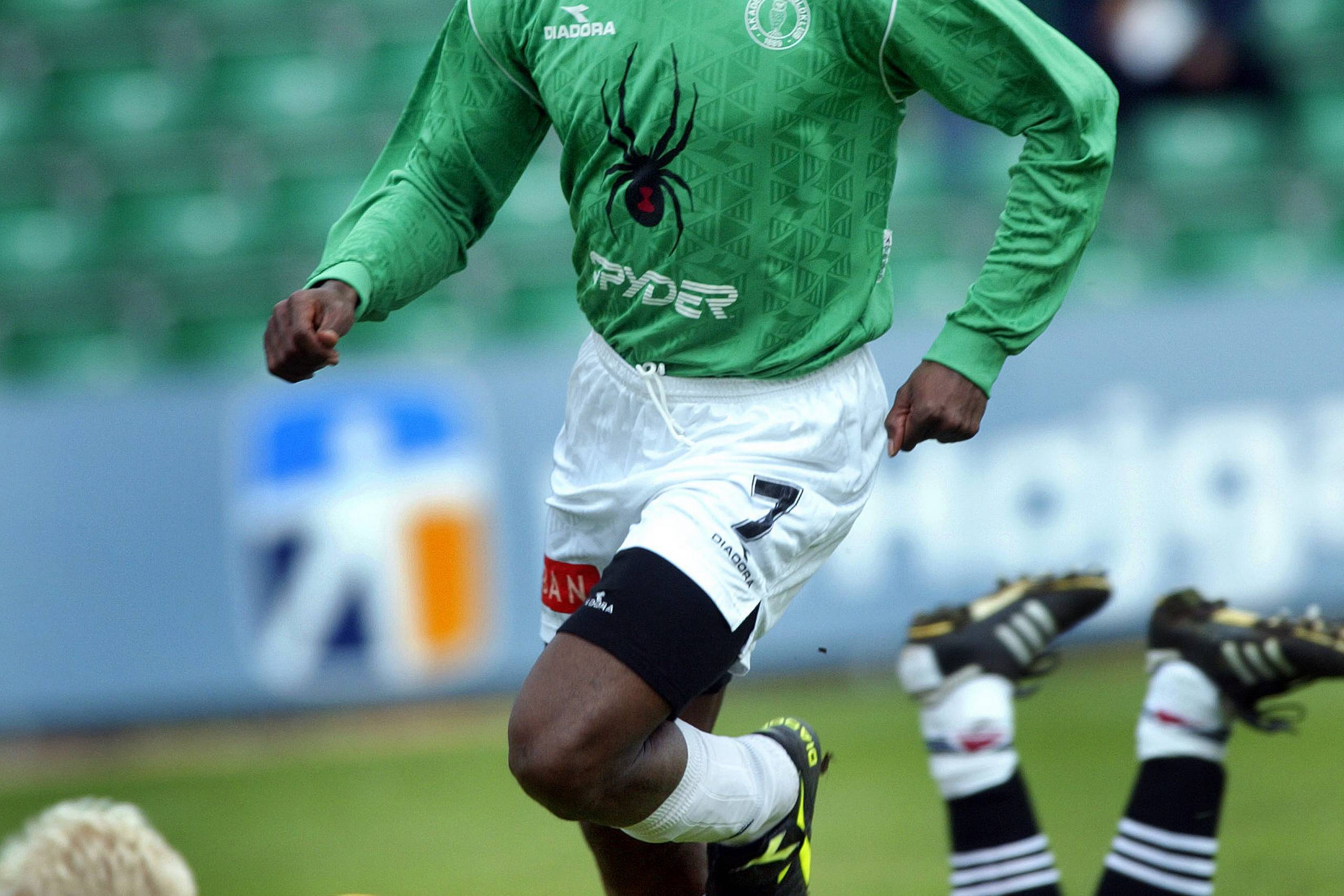 Abdul Sule nåede at spille i Herning Fremad, AB (på billedet), HB Køge, AC Horsens og Lolland-Falster Alliancen, efter Ove Pedersen hentede ham til Danmark i 1997.
Arkivfoto: Thomas Sjørup