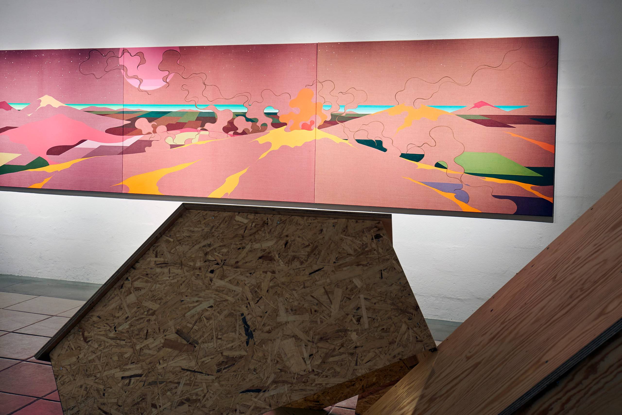 Installationsfoto med "Vanishing Point (Red)", 2018. Akryl på hørlærred. Foto: Kenneth
Stjernegaard/Trapholt