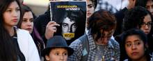 Dokumentaren "Leaving Neverland" har vakt kraftige reaktioner. Her ses en demonstration i Buenos Aires, hvor Michael Jackson-fans bedyrede den afdøde sangers uskyld. Arkivfoto:Reuters/Agustin Marcarian
