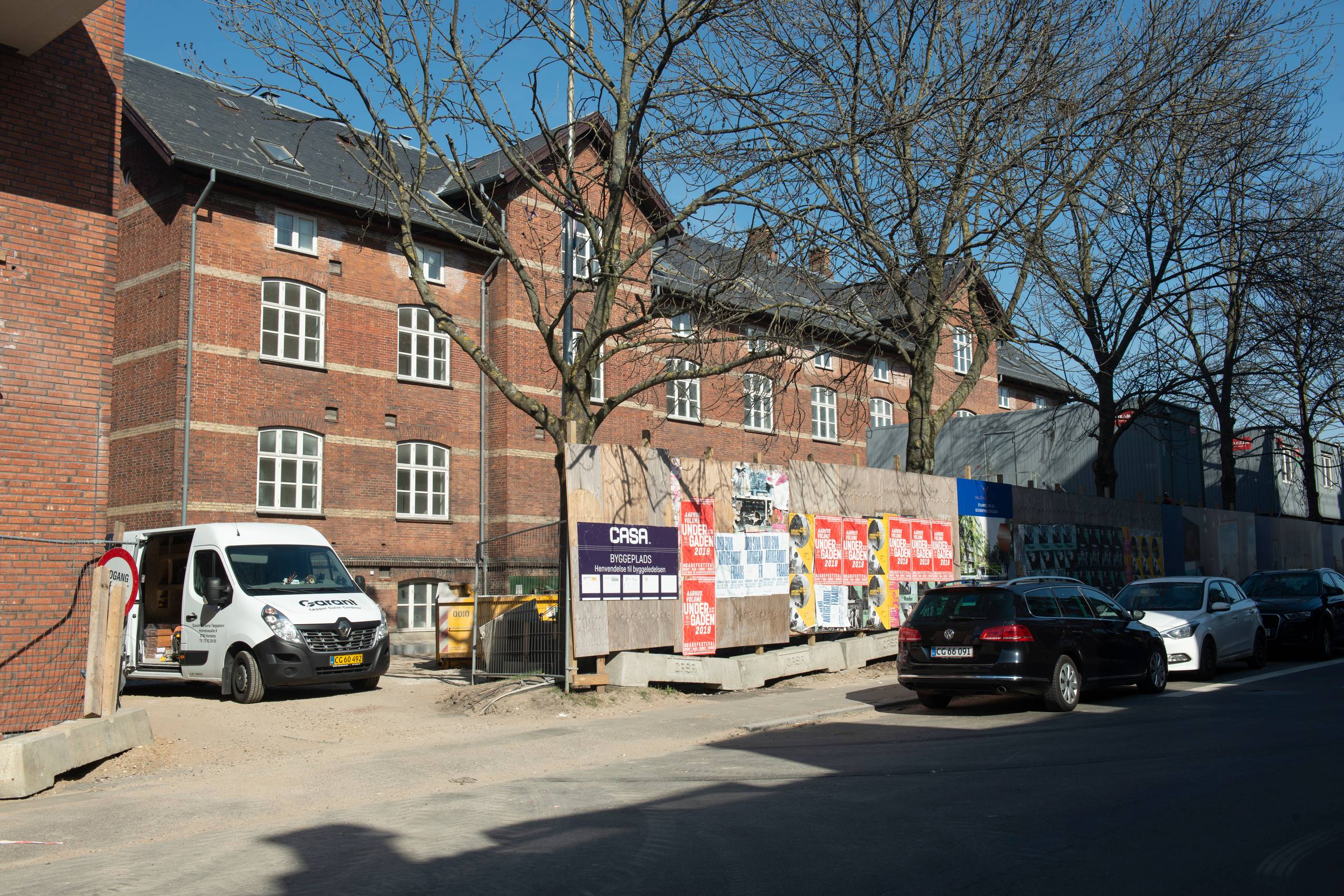 De almene boliger i Valdemarsgade 18 er snart indflytningsklare. Men Brabrand Boligforening har bygget dem uden at eje bygningen. Stine Rasmussen