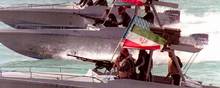 Den iranske revolutionsgarde bruger hurtiggående motorbåde til at hævde præstestyrets suverænitet i Den Persiske Golf. Det har ofte ført til alvorlige episoder, senest for nylig med amerikanske krigsskibe. Arkivfoto: AFP