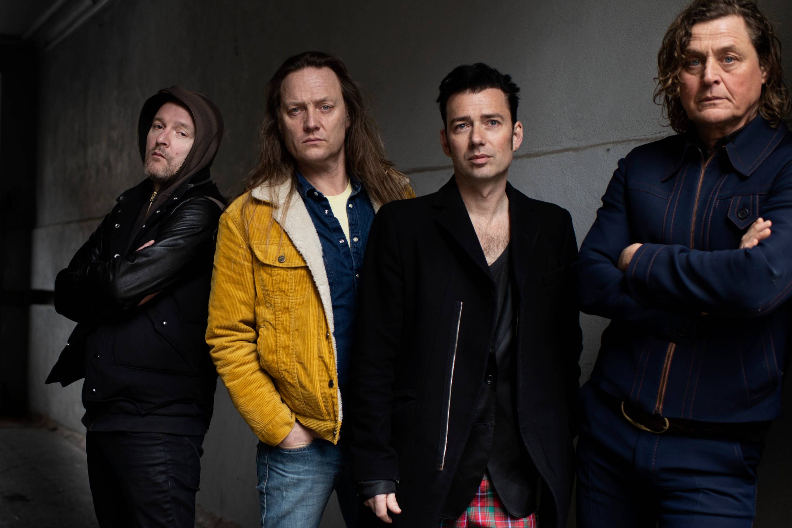 D-A-D er voldsomt sprudlende på det nye album, og gruppen spiller resten af året en lang række koncerter i ind- og udland. Fra venstre: Jacob Binzer, Jesper Binzer, Laust Sonne og Stig Pedersen. Foto: Olivia Loftlund