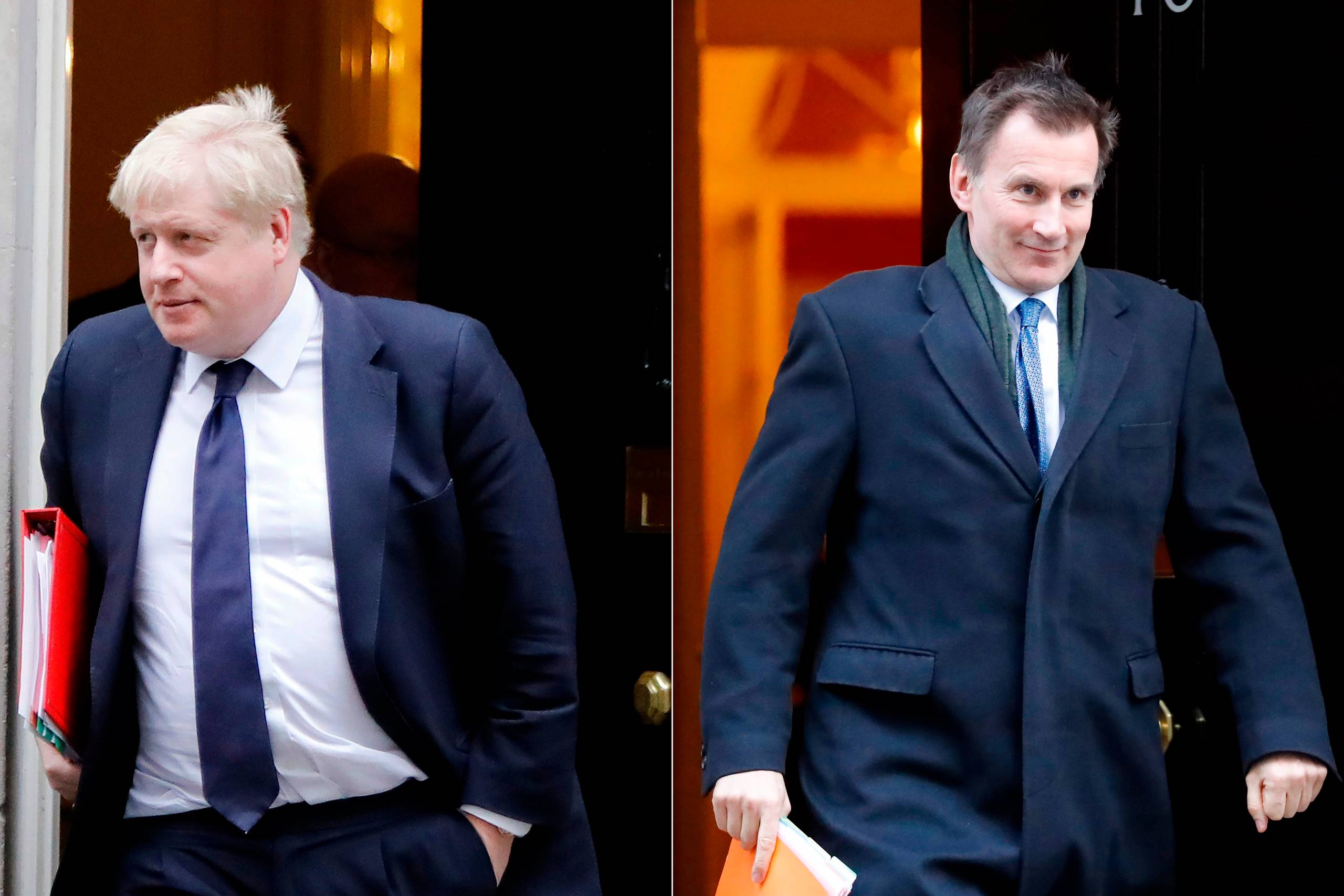 Både Boris Johnson (tv) og Jeremy Hunt vil begge gerne genåbne forhandlingerne om brexit med EU. Foto: Tolga Akmen/AFP
