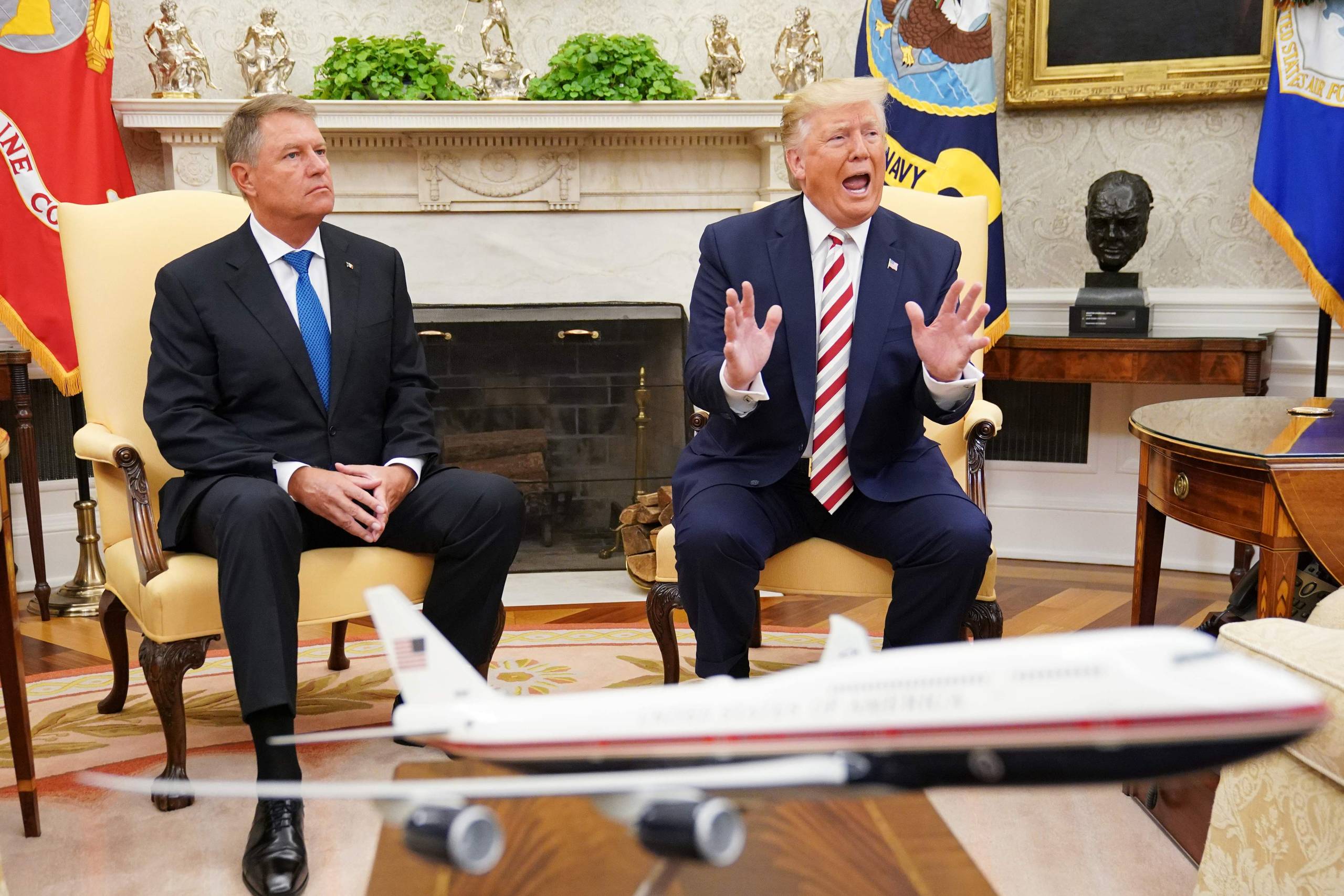 
Donald Trump havde onsdag besøg af Rumæniens præsident Klaus Iohannis i Det Hvide Hus. Foto: MANDEL NGAN / AFP
  