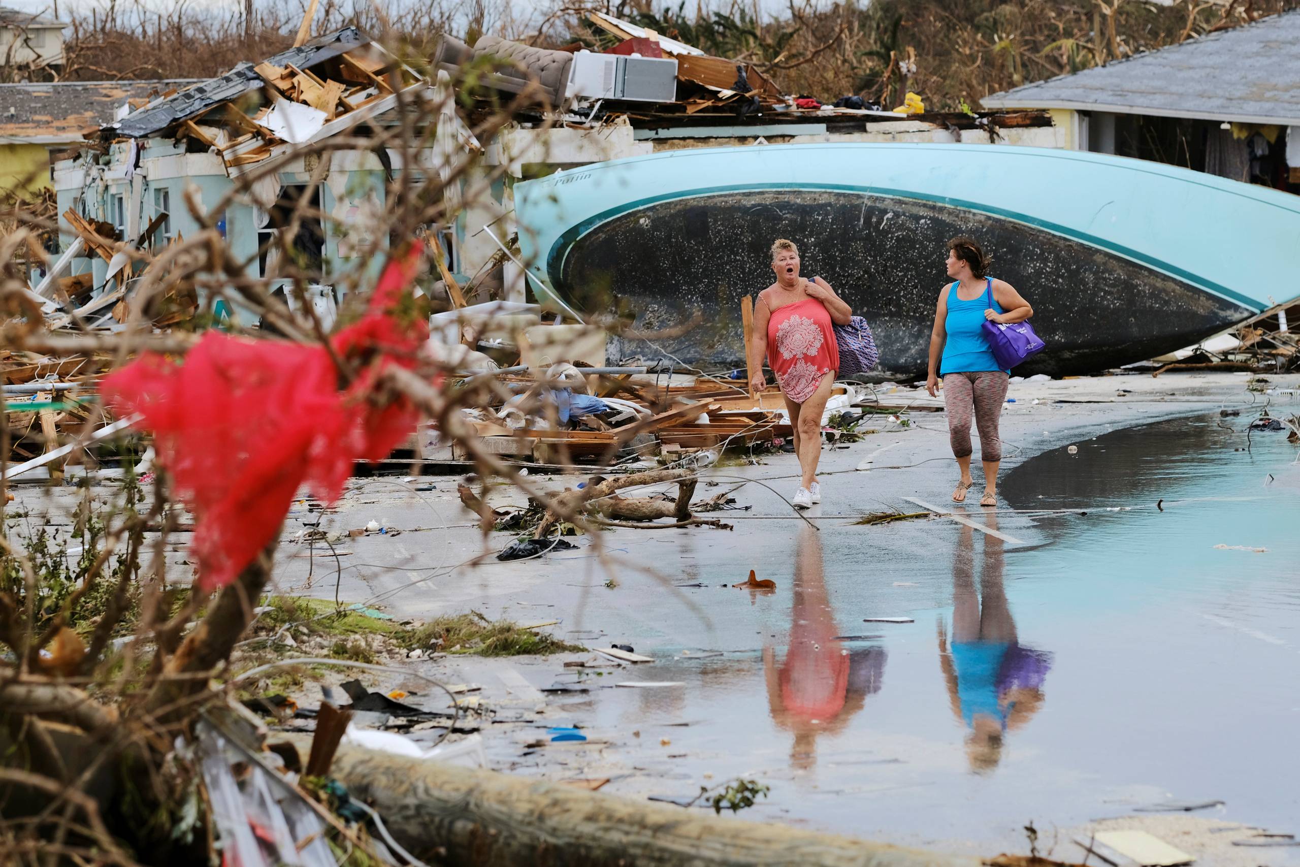 Dorian gik natten til mandag i land på den nordlige del af Bahamas, der ligger ud for den amerikanske delstat Florida. Foto: Dante Carrer/Reuters  