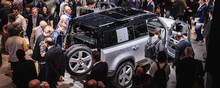 Der var enorm interesse for den nye Land Rover Defender, som var udstillingens største nyhed, når det gælder de konventionalle modeller. Foto: Land Rover