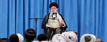 Ayatollah Ali Khamenei ved et møde i Teheran. Foto: AFP