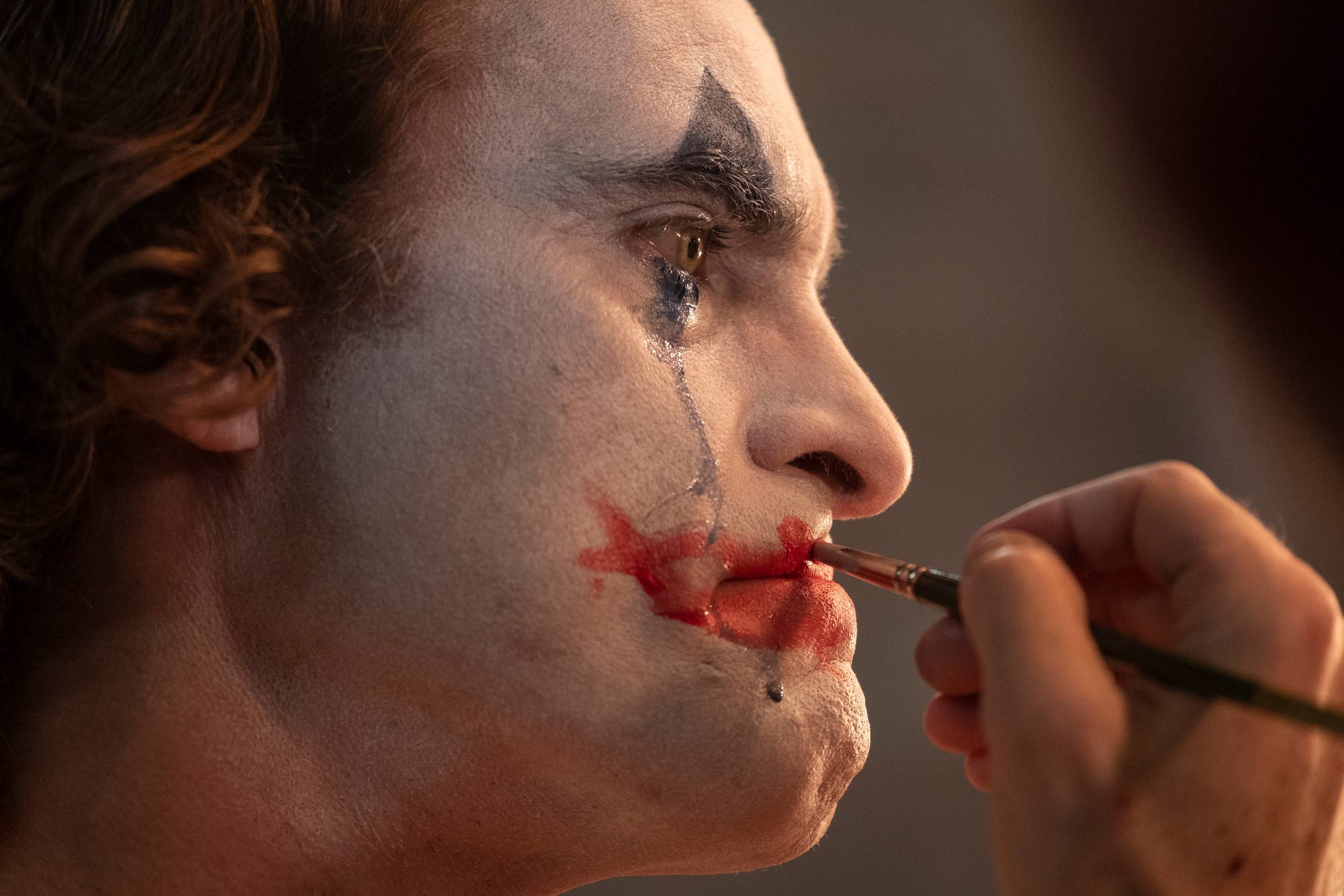 Joaquin Phoenix har hovedrollen i filmen ”Joker”, der handler om, hvordan Batmans ærkefjende blev skabt. Foto: Niko Tavernise/Warner Bros. Pictures