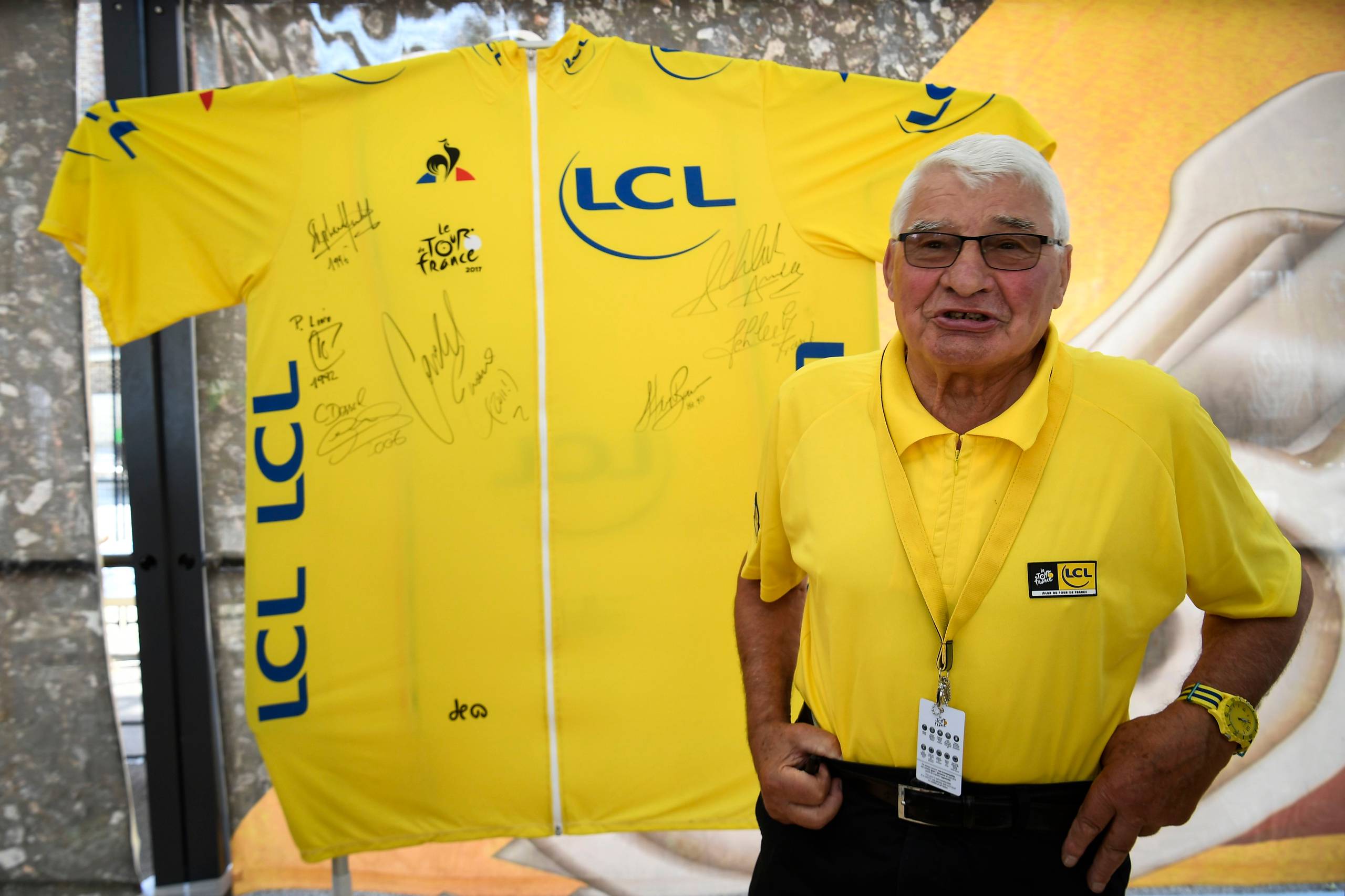 Raymond Poulidor ved Tour de France i 2017. Foto: Lionel Bonaventure/AFP