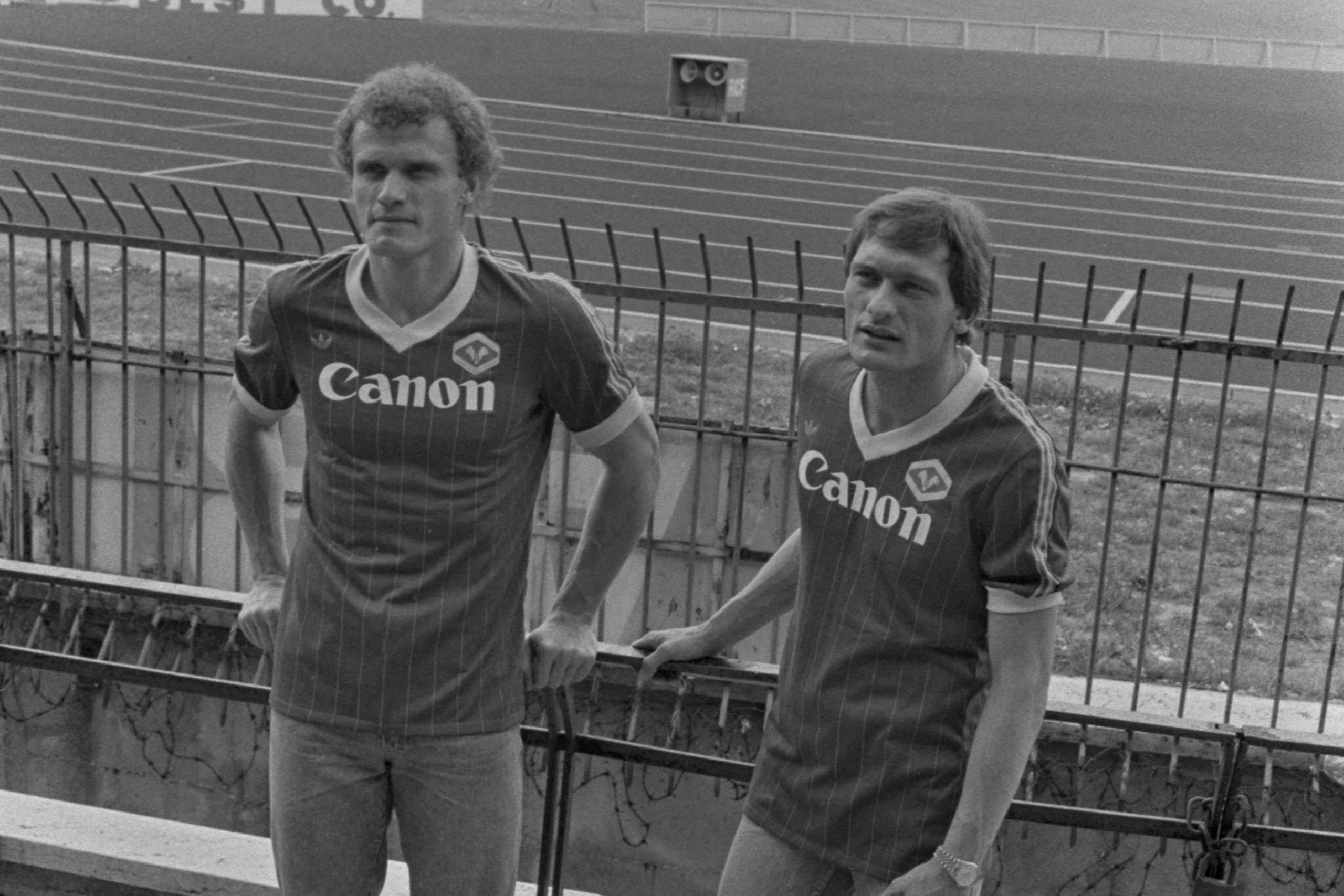 Preben Elkjær og vesttyskeren Hans-Peter Briegel i den italienske klub Hellas Verona. Foto: Busser