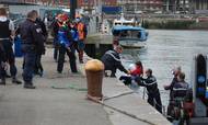 Lørdag den 16. maj fik fransk politi i Calais stoppet en række både – heriblandt med børn – der var på vej over Den Engelske Kanal. Den dag lykkedes det 90 at krydse kanalen, men de blev bremset af britiske myndigheder. Foto: Bernard Barron/AFP