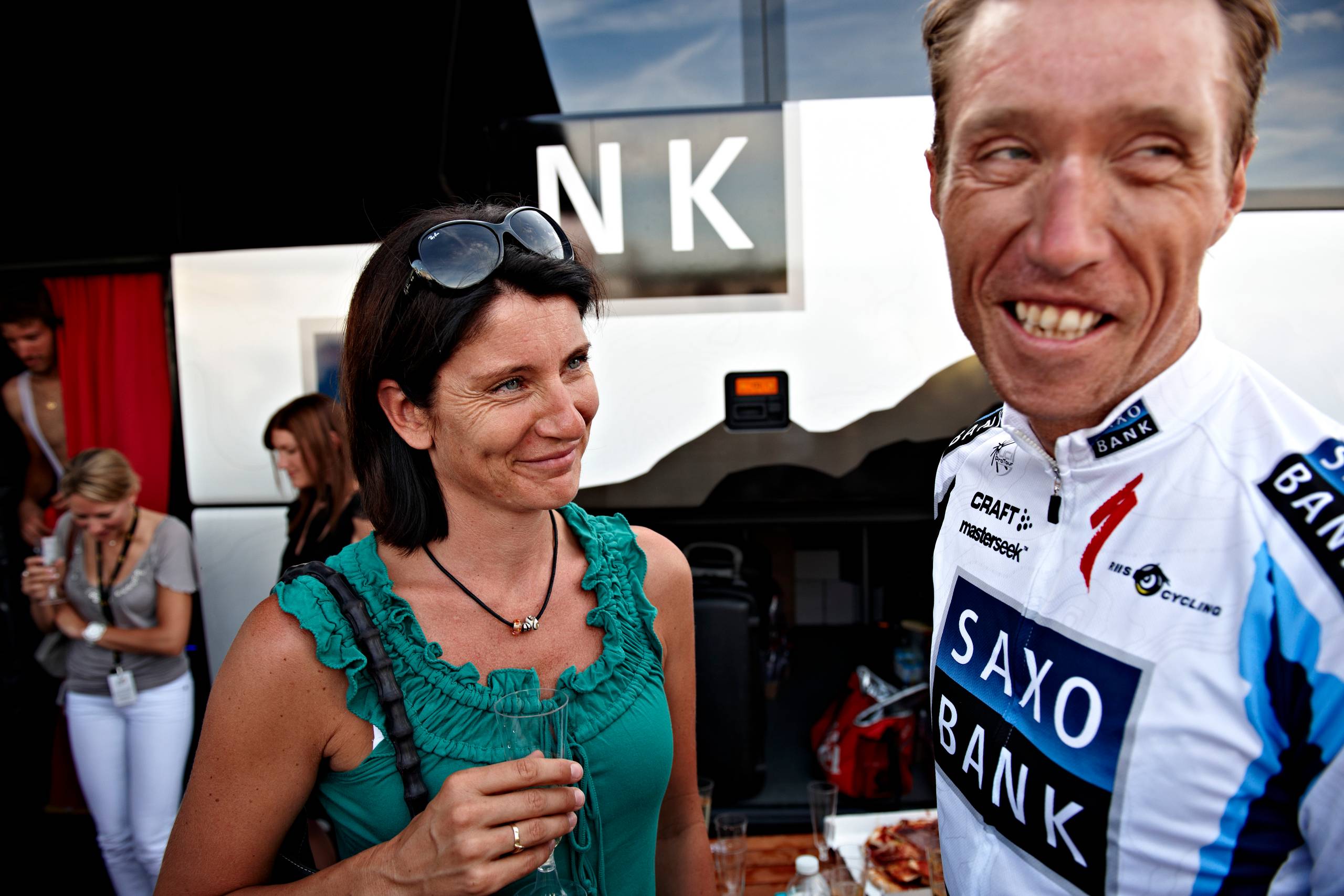 Helle Sørensen har sjældent rejst rundt efter sin mand, Nicki Sørensen, men engang imellem har hun bl.a. besøgt ham under Tour de France, som her i 2009. »Hans ihærdighed har altid imponeret mig. For hvorfor fa’en giver han ikke bare op? Det har aldrig været en mulighed for ham,« siger hun. 