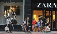 Inditex er en spansk multinational modetøjskoncern med bl.a.. det nok mest kendte brand Zara under sig. Firmaet er grundlagt af Amancio Ortega, der i 2015 i en periode var verdens rigeste. I dag må han nøjes med en sjetteplads på listen. Arkivfoto: Sun Xiumin