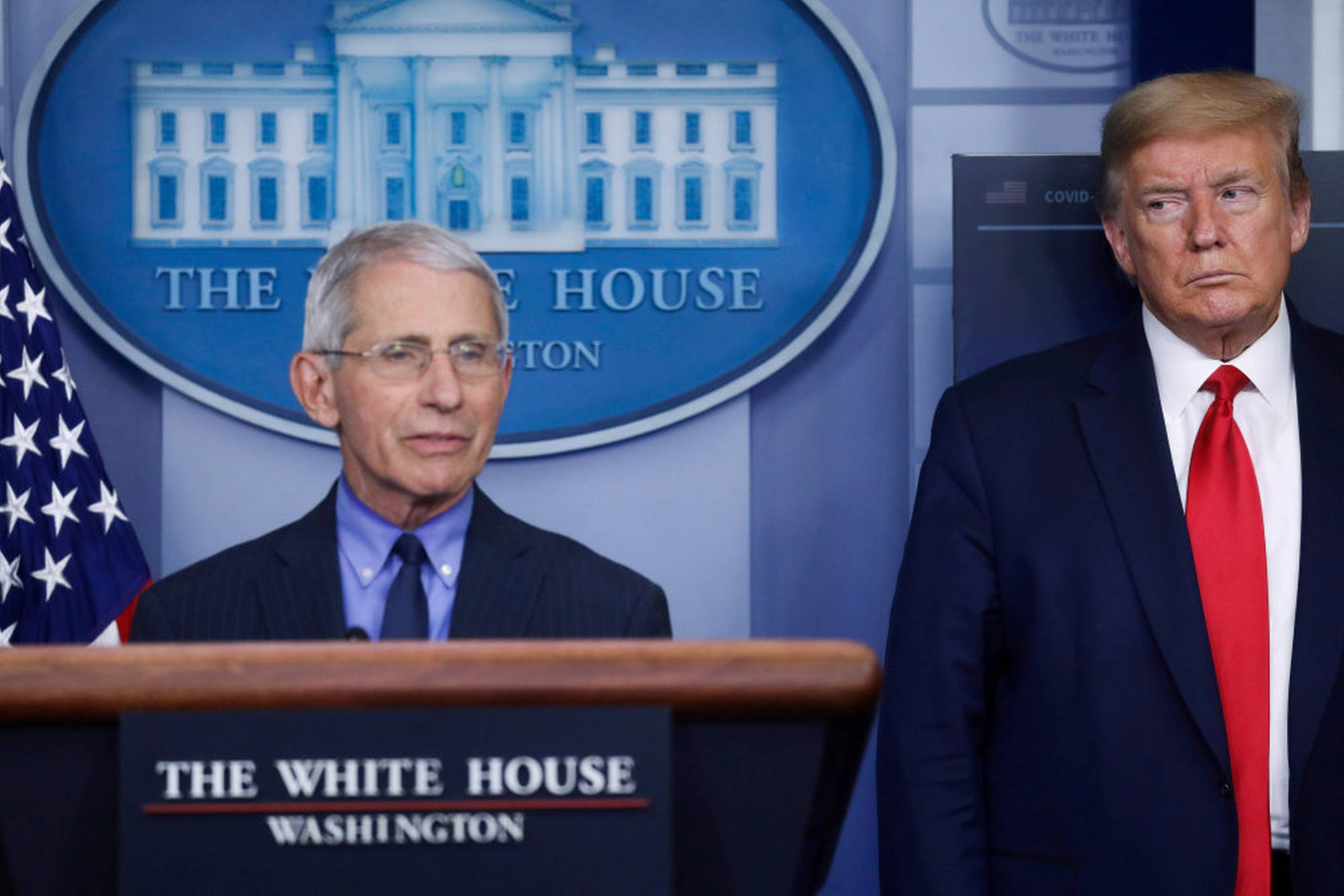 Direktøren for USA's National Institute of Allergy and Infectious Diseases, Anthony Fauci, på en pressekonference i Det Hvide Hus i april. Siden da har Fauci modsagt præsident Trump en del gange - og efterhånden er det længe siden, at han har været med til en pressekonference. Fauci sagde i sidste uge, at han ikke længere briefer Trump direkte. Nu går briefingerne via vicepræsident Mike Pence. Foto: Leah Millis/Reuters