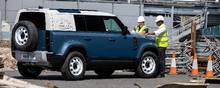 Land Rover siger, at de har maksimeret funktionaliteten og brugervenligheden i varerummet i den nye Land Rover Defender Hard Top med de ”mest robuste materialer og smarteste aflægningsløsninger.” Foto: Land Rover