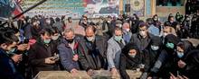 Vreden er stor på gaden og blandt politikere i Iran efter drabet på atomforskeren Mohsen Fakhrizadeh. Iran truer med hævn, men det er ikke så enkelt endda. Foto: AFP