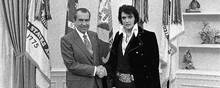 Det ikoniske billede af Richard Nixon og Elvis Presley, der trykker hænder, er det suverænt mest søgte og downloadede fra National Archive. Det overgår blandt andet også kopi af Uafhængighedserklæringen. Foto: Oliver F. Atkins/Richard Nixon Presidential Library and Museum/National Archives.